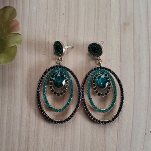 SALE! Emerald color drop earrings
